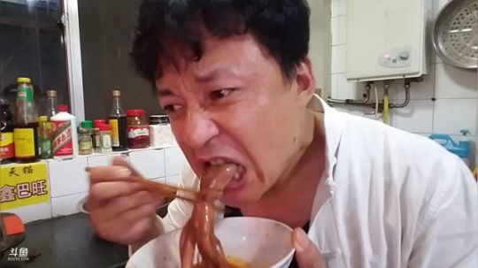 鱼家军丶胖头鱼UpUpUp发布了一个斗鱼视频2018-06-04