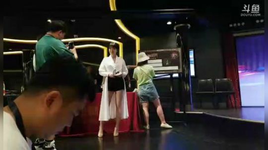 李易峰周冬雨 动物世界电影发布会 2018-06-06 12点场