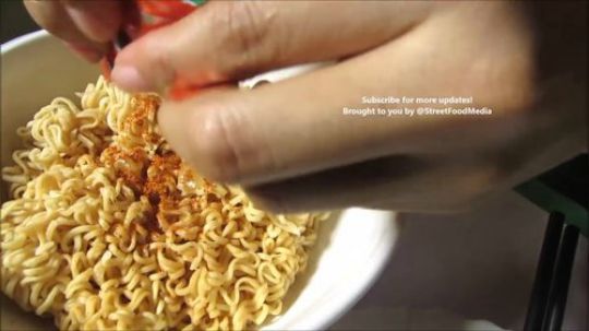 饿了就吃方便面