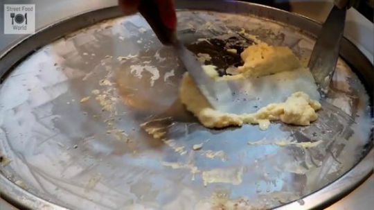 【街头美食】养乐多炒冰淇淋