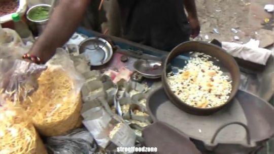 【印度美食】 炒沙子杂粮也是一道美食？印度人民脑洞真大