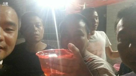 美酒佳肴款待远方兄弟 2018-06-16 22点场