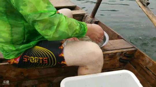 带开水队的兄弟收地笼，收河虾 2018-06-17 11点场