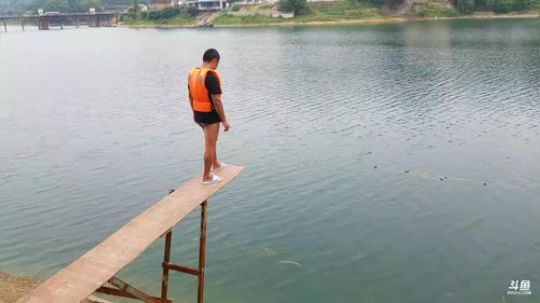 带开水队的兄弟收地笼，收河虾 2018-06-17 13点场