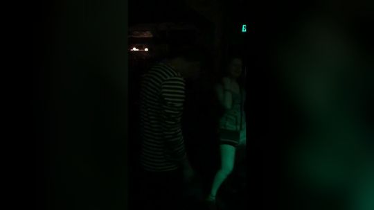 急坏小伙伴!参加舞会遇到辣妹棒豪一时手足无措!