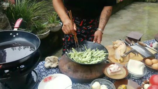 高山人家乡民的晚餐 2018-06-23 16点场