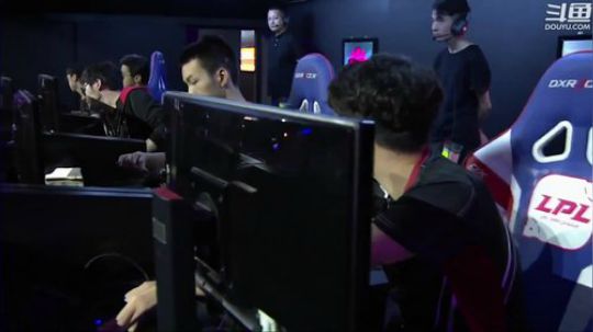 liyunanhj发布了一个斗鱼视频2018-06-25