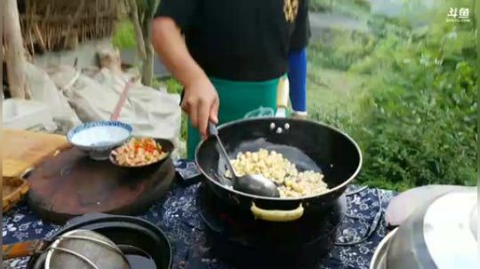 老乡是队长教他看直播 2018-06-28 18点场