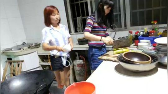 带兄弟一起吃大块烤羊肉 2018-07-02 19点场