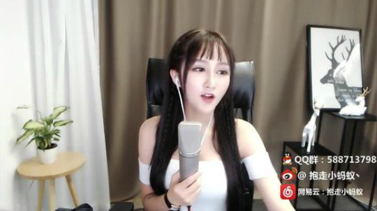抱走小蚂蚁丶直播间5033889绝地求生直播斗鱼 每个人的直