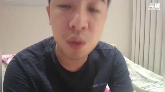 我在斗鱼看小主播无尽直播美食