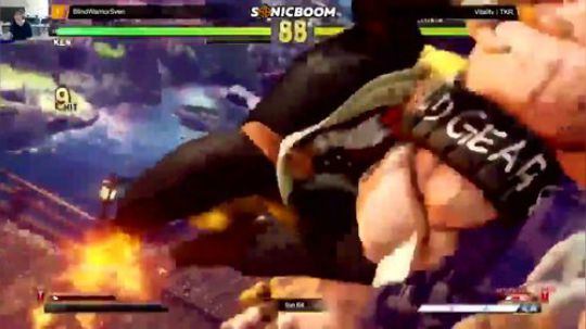 他仅凭耳机听声音打街霸!失明玩家Svenvande打进32强