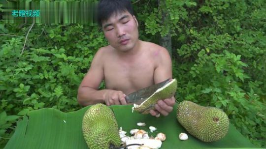 【吃到吐系列】眯眯眼的吃播——巨小的菠萝蜜.