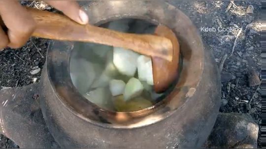 【荒野熊孩】熊孩子教你炖一锅心灵鸡汤！