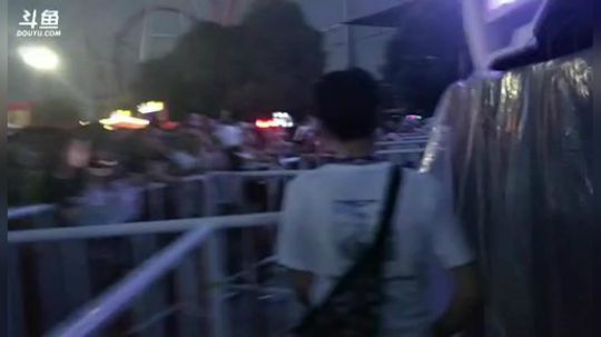 与GAI一起欢乐谷露天蹦迪 2018-07-14 19点场