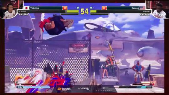 戏精也有钻研对策!世界第一拳手Smug巧妙躲过东大斩空波动!