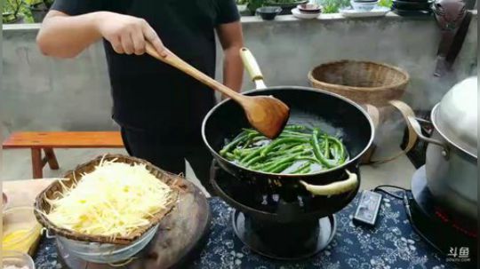 水友过来一起上山做饭 2018-07-17 16点场