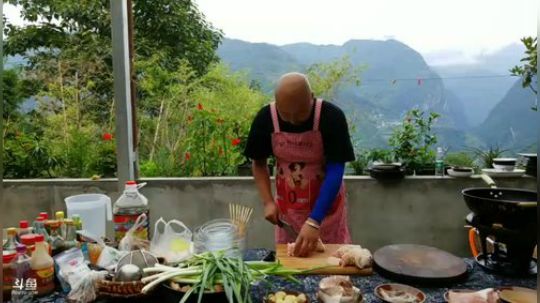 水友过来一起上山做饭 2018-07-17 14点场