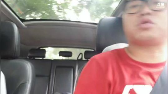 热恋中的情侣一天怎样过？？ 2018-07-24 16点场