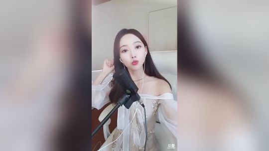 我在斗鱼看云小朵MM直播颜值