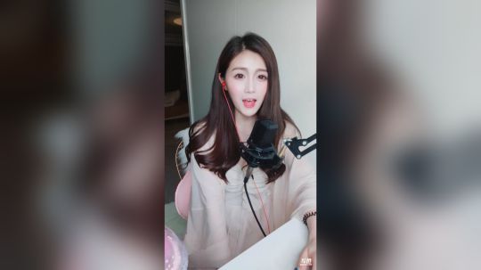 狐狸不太sao丶余厌发布了一个斗鱼视频2018-07-28