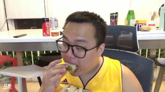 大牙:边看OMG边吹水。 2018-07-29 20点场