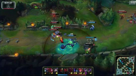 我在斗鱼看英雄联盟官方赛事直播英雄联盟