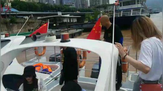 高温下的坚守@重庆水警理解下 2018-08-02 10点场