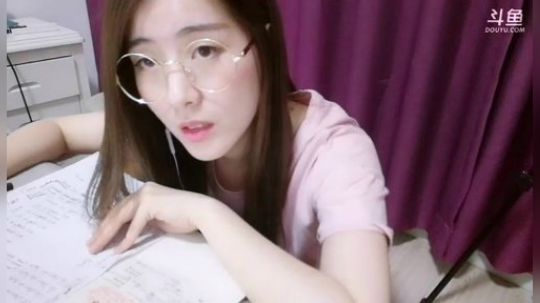 娜娜：陪我学习法语，一个都不许跑～ 2018-08-06 21点场