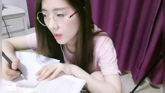 娜娜：陪我学习法语，一个都不许跑～ 2018-08-06 19点场