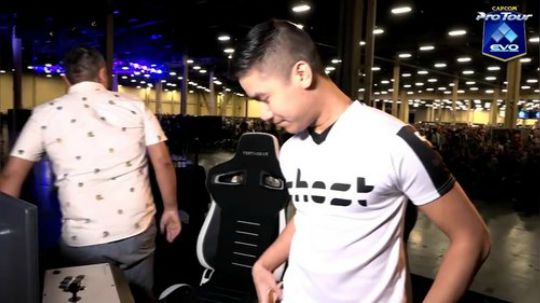 卡普空官方EVO五佳镜头!全是大神翻车!