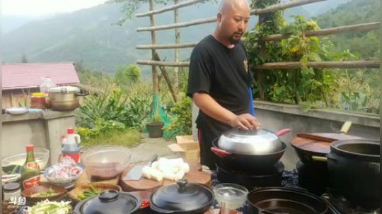 今天上山做啥菜 2018-08-11 17点场