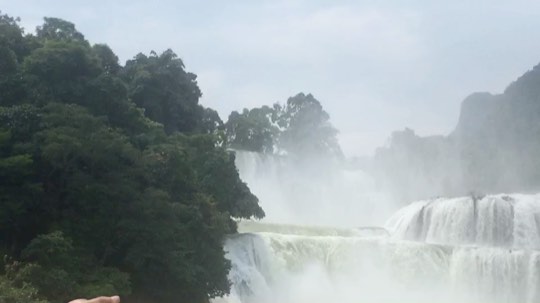 广西德天跨国瀑布！震撼你的眼球！不虚此行！