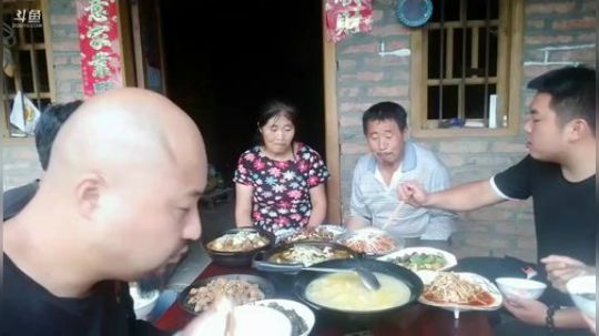 呵呵，今天吃点啥 2018-08-15 18点场