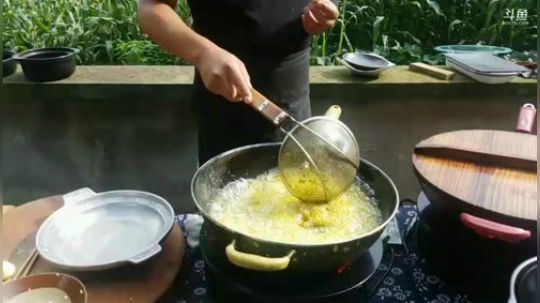 呵呵，今天吃点啥 2018-08-15 16点场