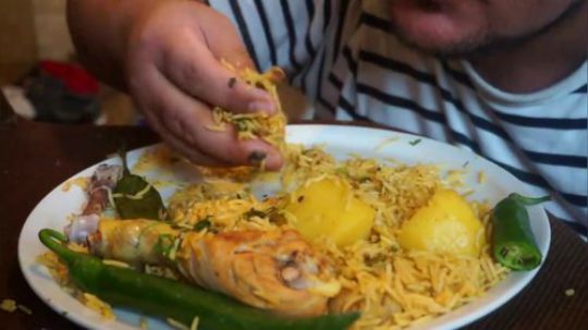 【印度吃播】：鸡肉香饭chicken biryani