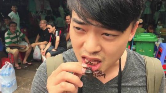【柬埔寨美食】去柬埔寨就是要吃蜘蛛，不然去干嘛