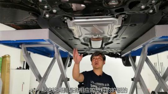 探歌的底盘暴露了，这辆车根本就不是SUV！