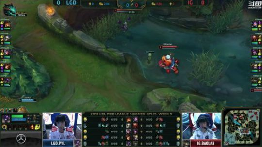 我在斗鱼看英雄联盟官方赛事直播英雄联盟