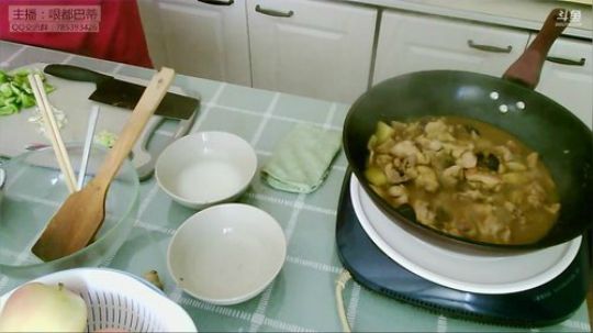 家常小菜。黄焖鸡块。麻婆豆腐 2018-08-27 19点场