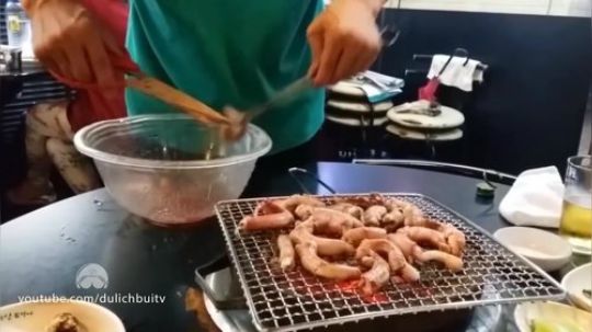 各种海鲜烧烤视频集锦！一次性看个过瘾