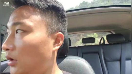 灭蜂小分队出发，下午接哲哥。 2018-08-30 13点场