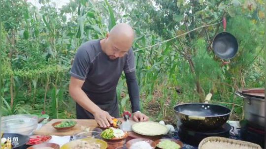 水友今天上山做凉拌猪心 2018-08-30 15点场