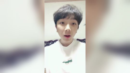 只是想发一下自拍而已