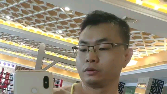 努力减肥，10月份打个健体比赛。