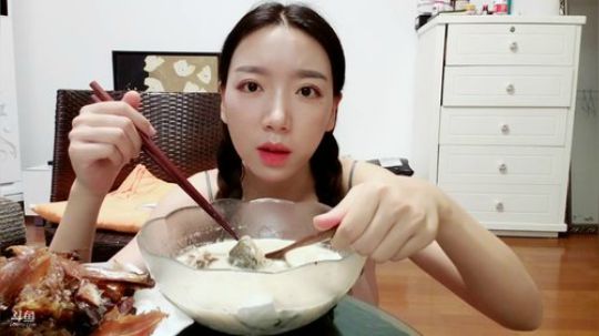 HHHISHHH发布了一个斗鱼视频2018-09-02