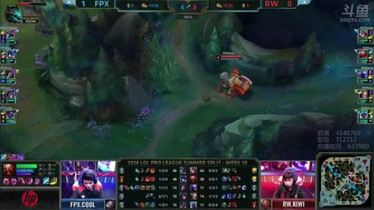 LPL斗鱼解说台-FPXvsRW-第二场-8.25