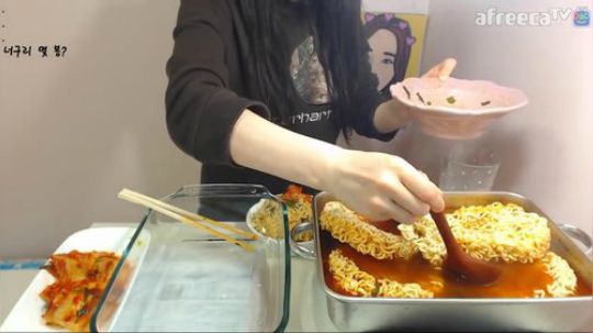 【卡妹】你能吃几碗拉面~我也想吃了