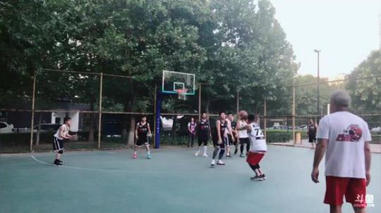 大牙:晚上OW啦。 2018-09-08 17点场