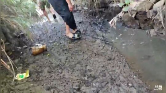 干个河沟玩玩。 2018-09-09 15点场